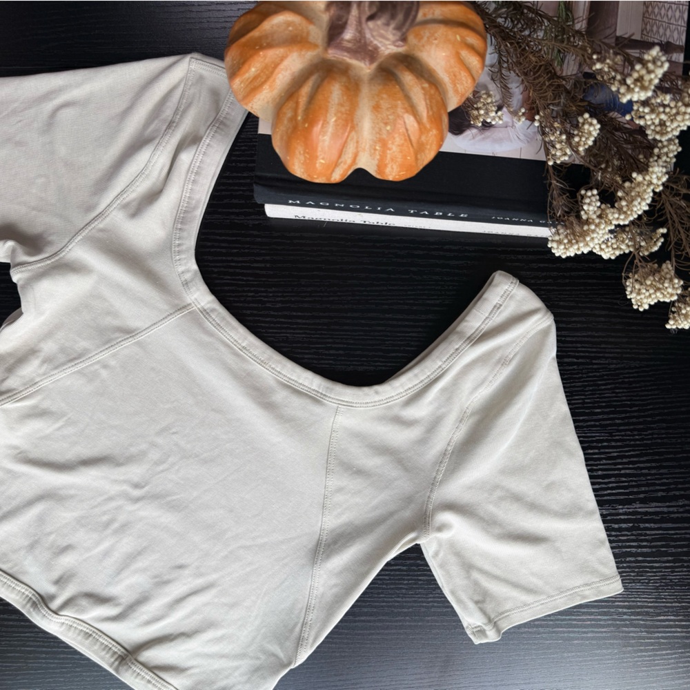 Lululemon | Held Tight Crop in Bone